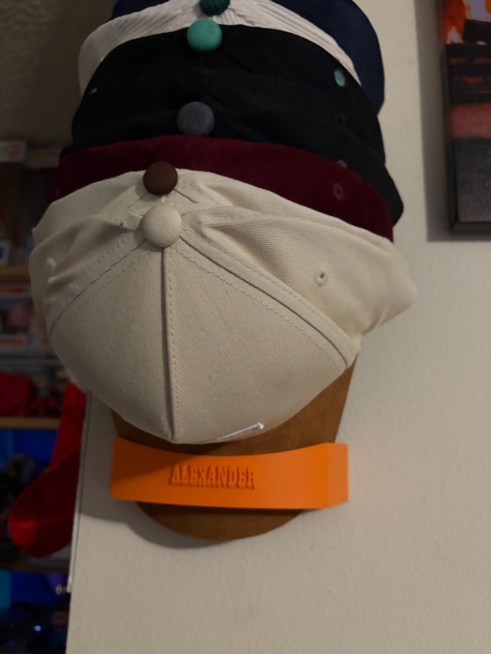 Cap holder 3D printer i have different colors it can hold up to 8 🧢